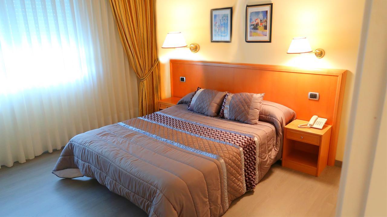 או ברקו דה ולדראס Hotel O Camino מראה חיצוני תמונה