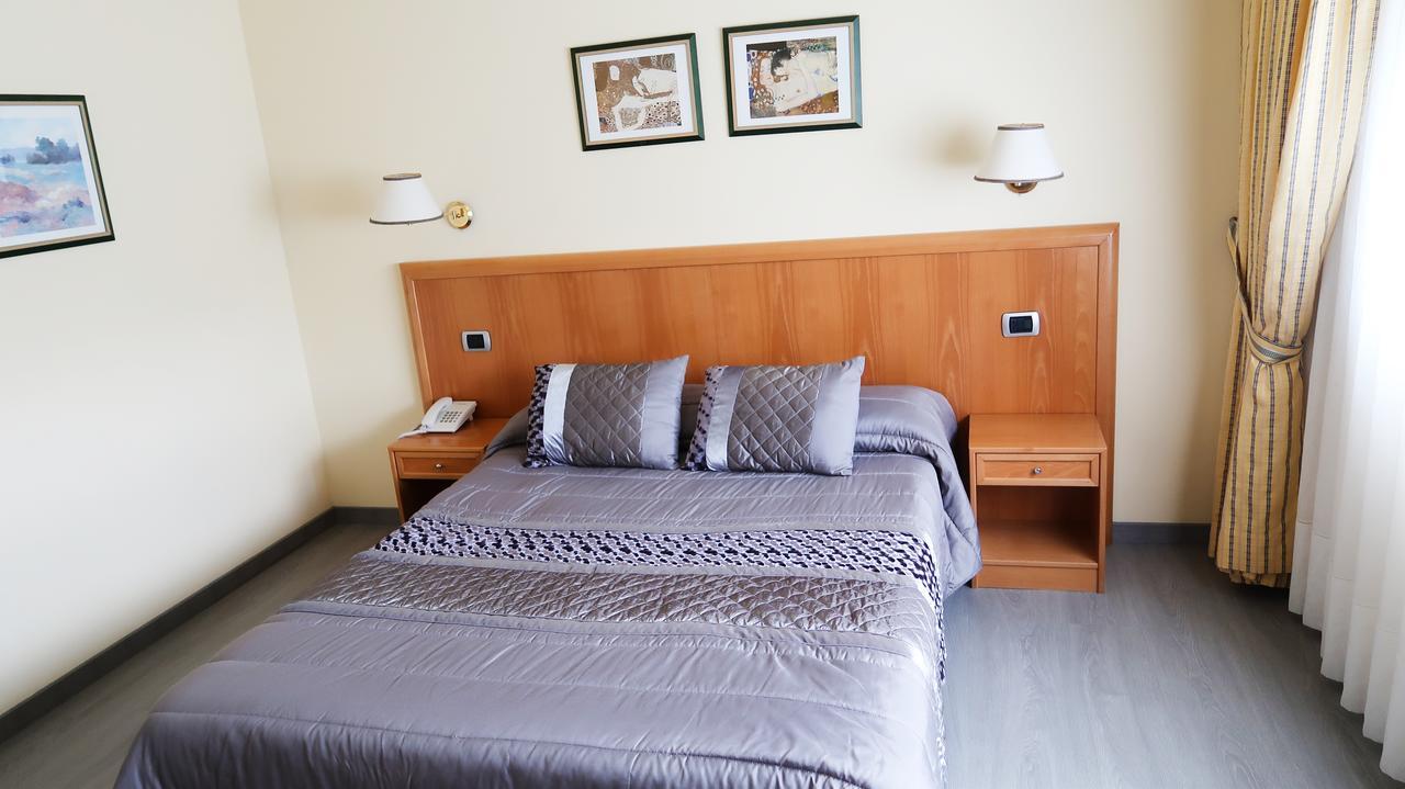 או ברקו דה ולדראס Hotel O Camino מראה חיצוני תמונה